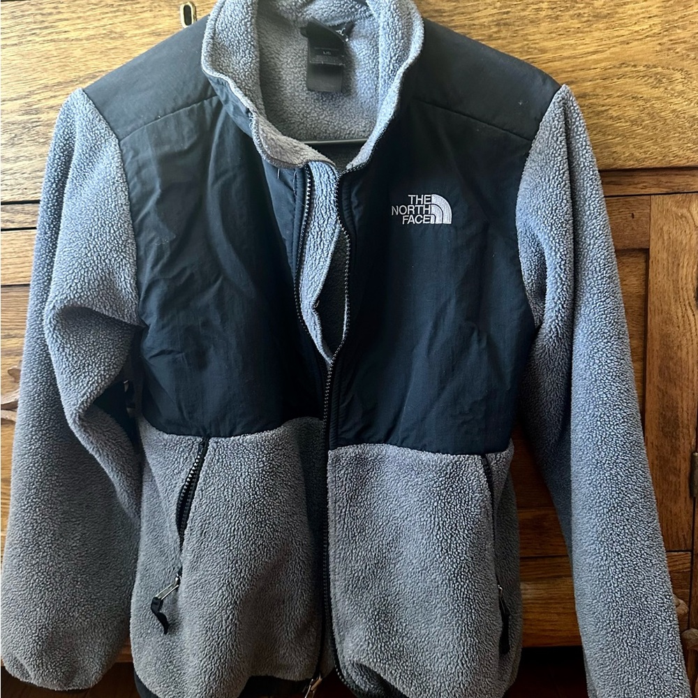The North Face Black and Gray Puffer Jacket - youth large